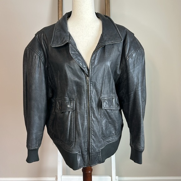 Venezia Jackets & Blazers - Vintage Woman’s 1990s Leather Jacket Venezia Sportswear with Shoulder Pads GUC